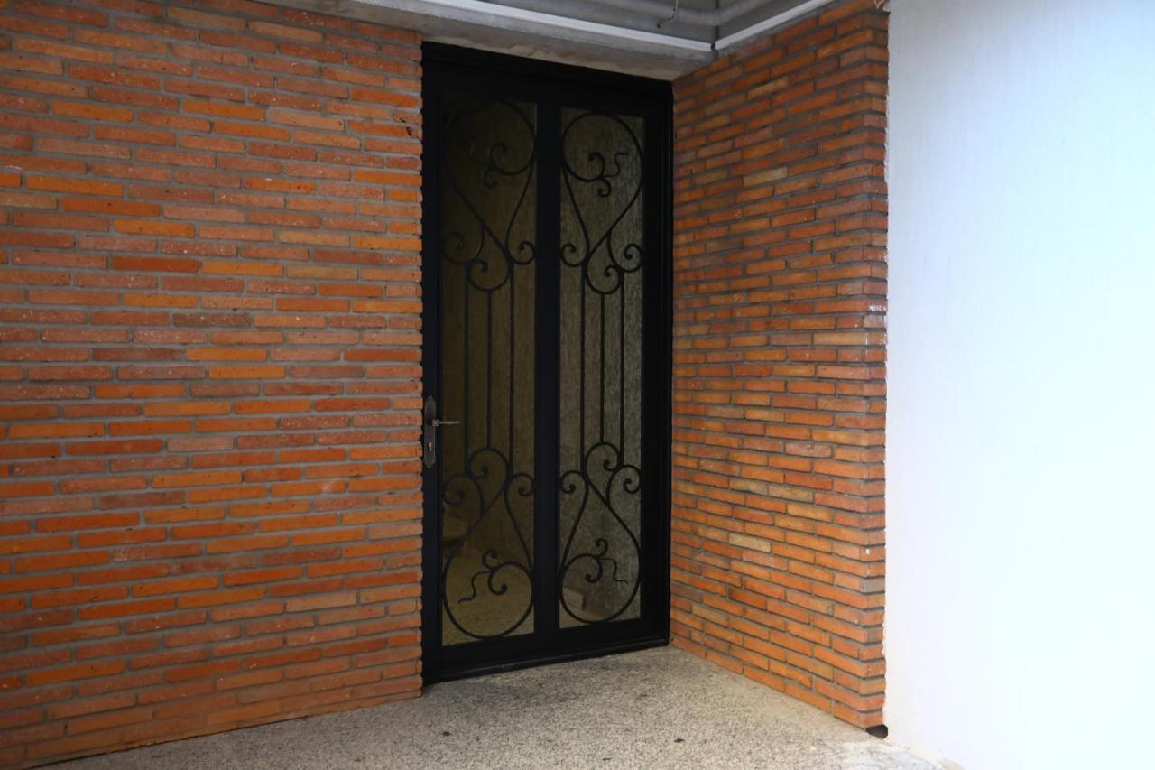 Brick House II Apartment Tbilisi Exterior photo